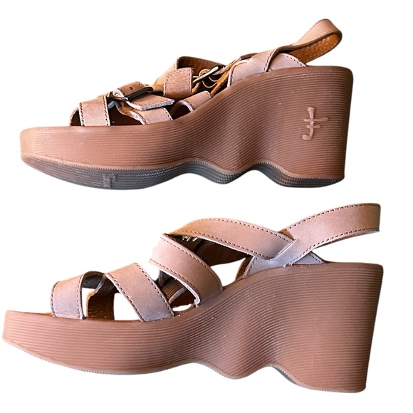Famolare Wedge Sandals Strappy Shoes Tan Leather Wavy Platform Size 10 - Picture 5 of 11
